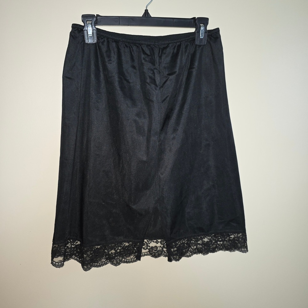Vintage Black Lace Trim Half Slip Elastic Waist Mid-Length Made in USA RN 15411 - Picture 5 of 7